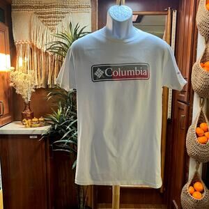 Columbia Vintage 90s White Logo Tee Men’s M Y2K Outdoor Hiking Streetwear Shirt